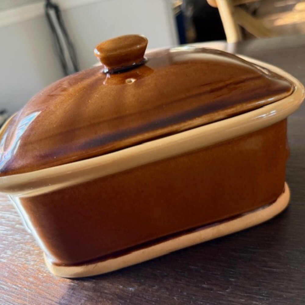 VINTAGE T.G. Green England Covered Casserole Dish
